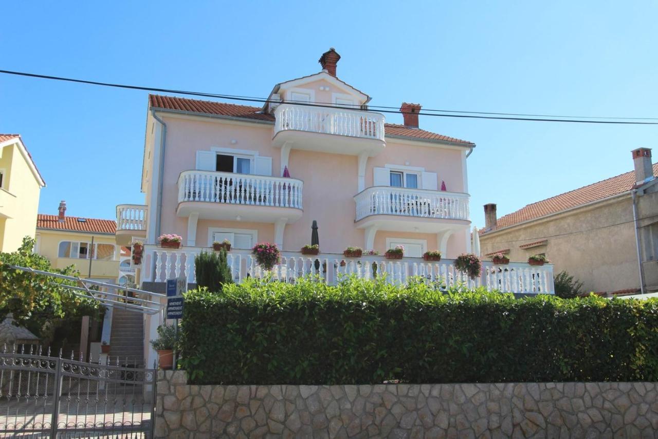 Apartments Ravlic Malinska Exterior photo