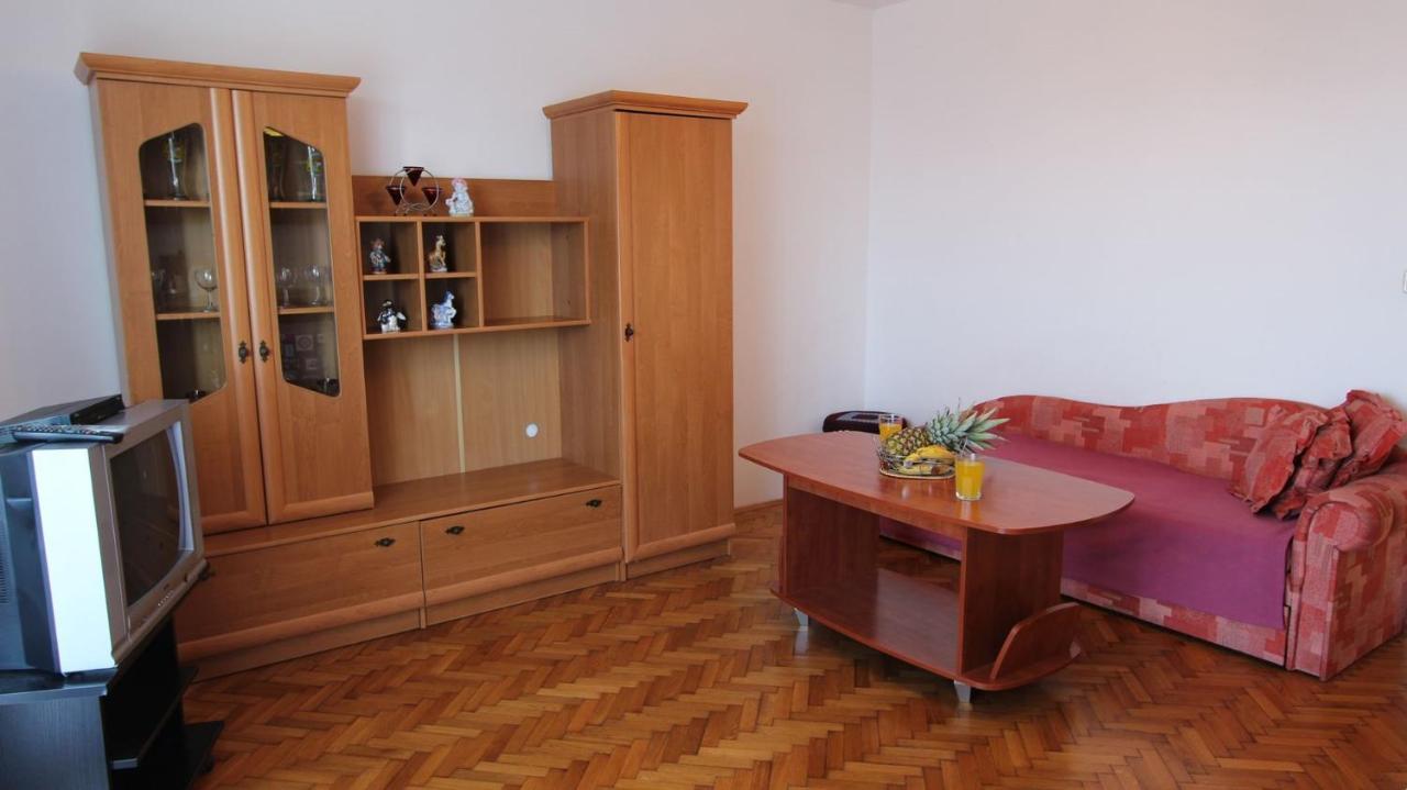 Apartments Ravlic Malinska Exterior photo
