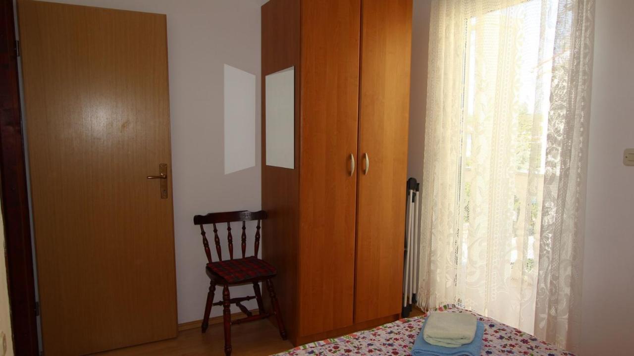 Apartments Ravlic Malinska Exterior photo