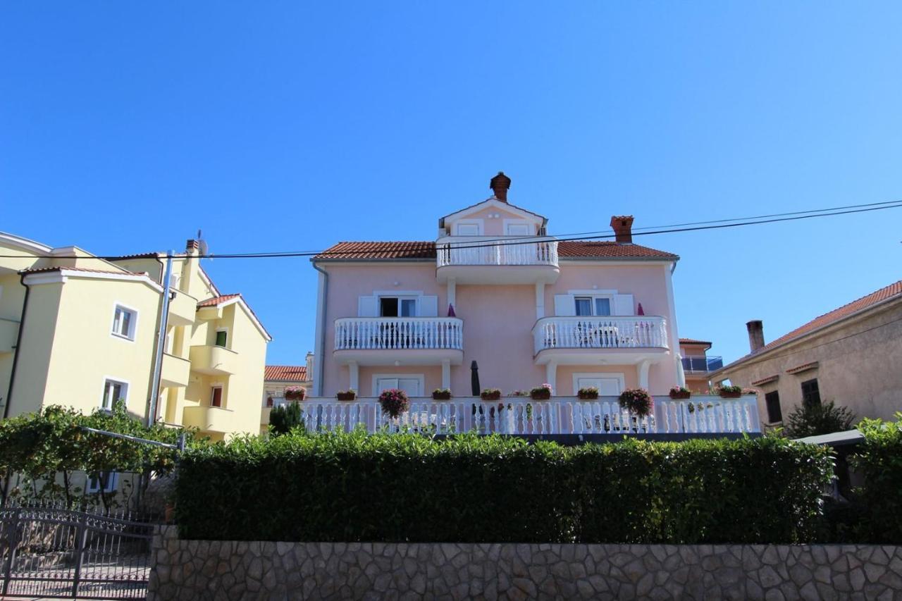 Apartments Ravlic Malinska Exterior photo