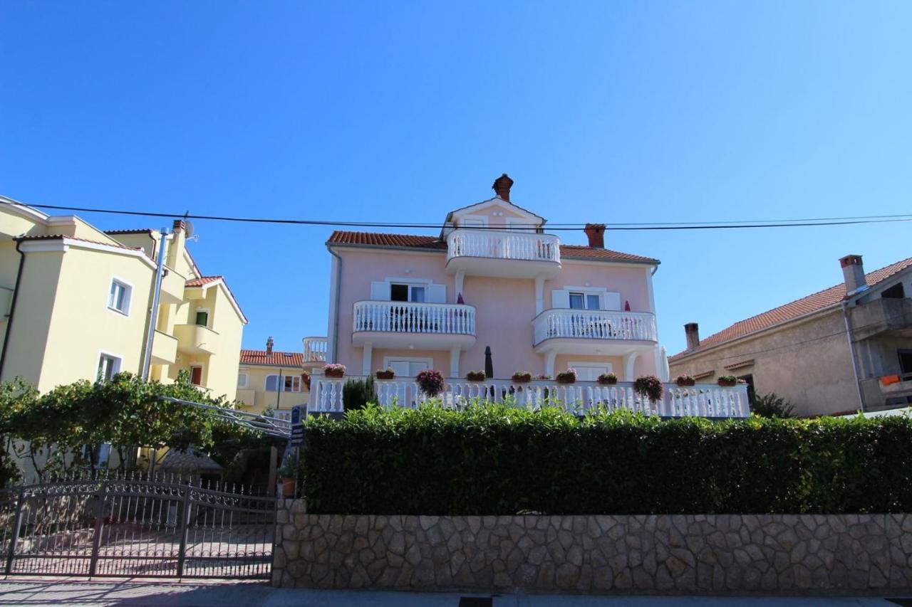 Apartments Ravlic Malinska Exterior photo
